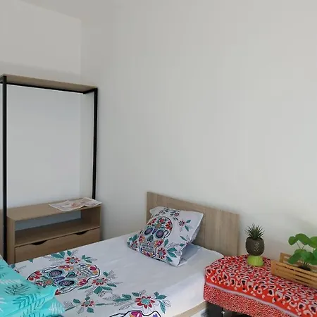 Thecalc Homes 2bedroom+1kitchen Apartment Sartrouville